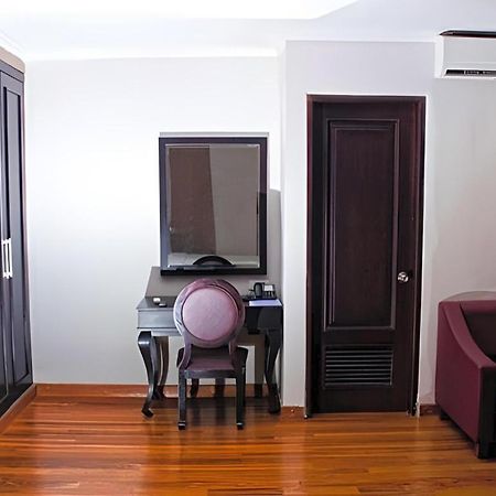 P Hotel Джакарта Экстерьер фото