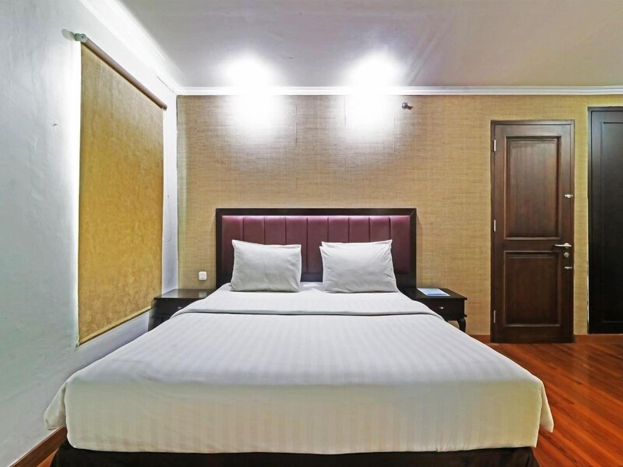 P Hotel Джакарта Экстерьер фото