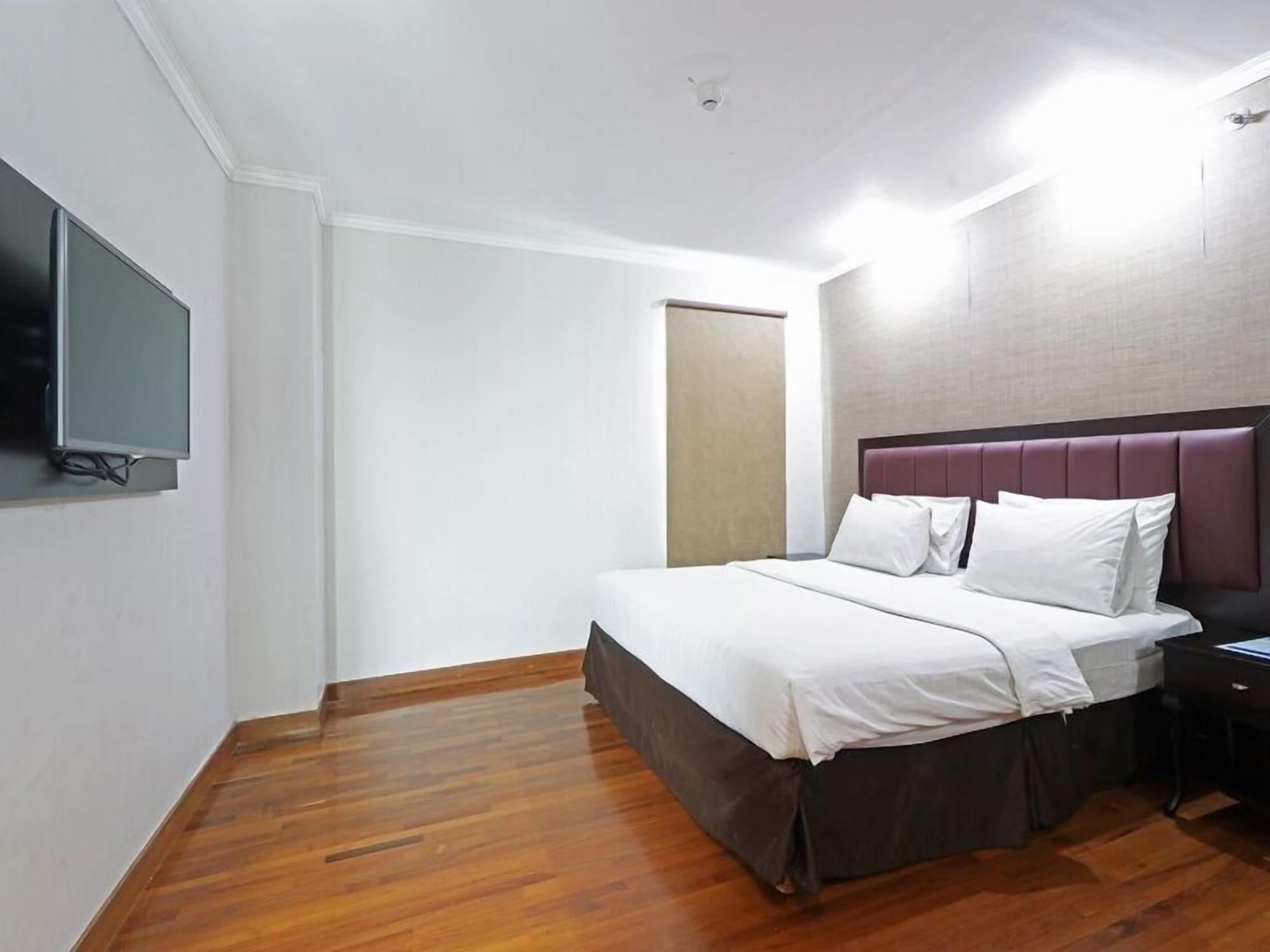 P Hotel Джакарта Экстерьер фото