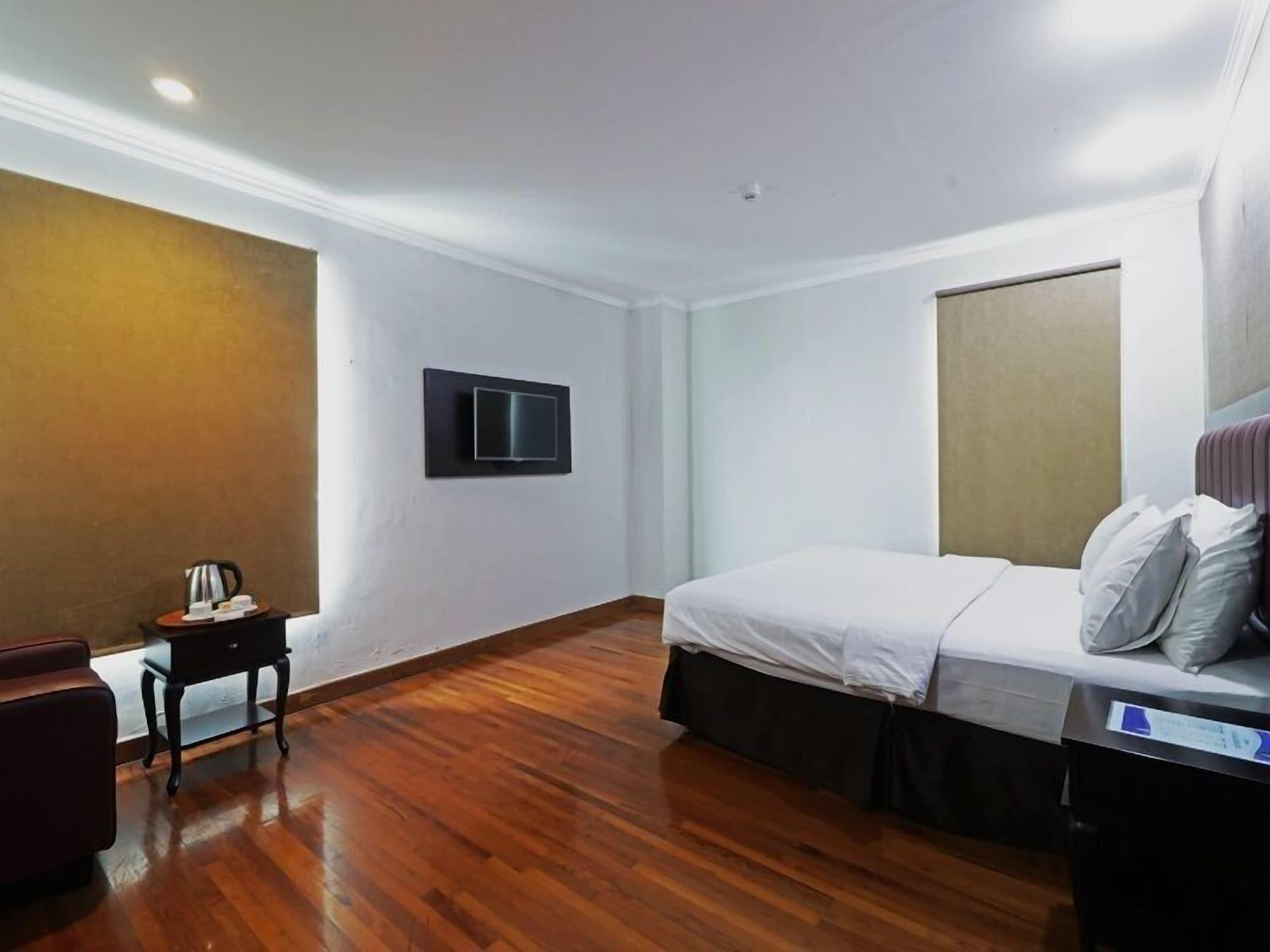 P Hotel Джакарта Экстерьер фото