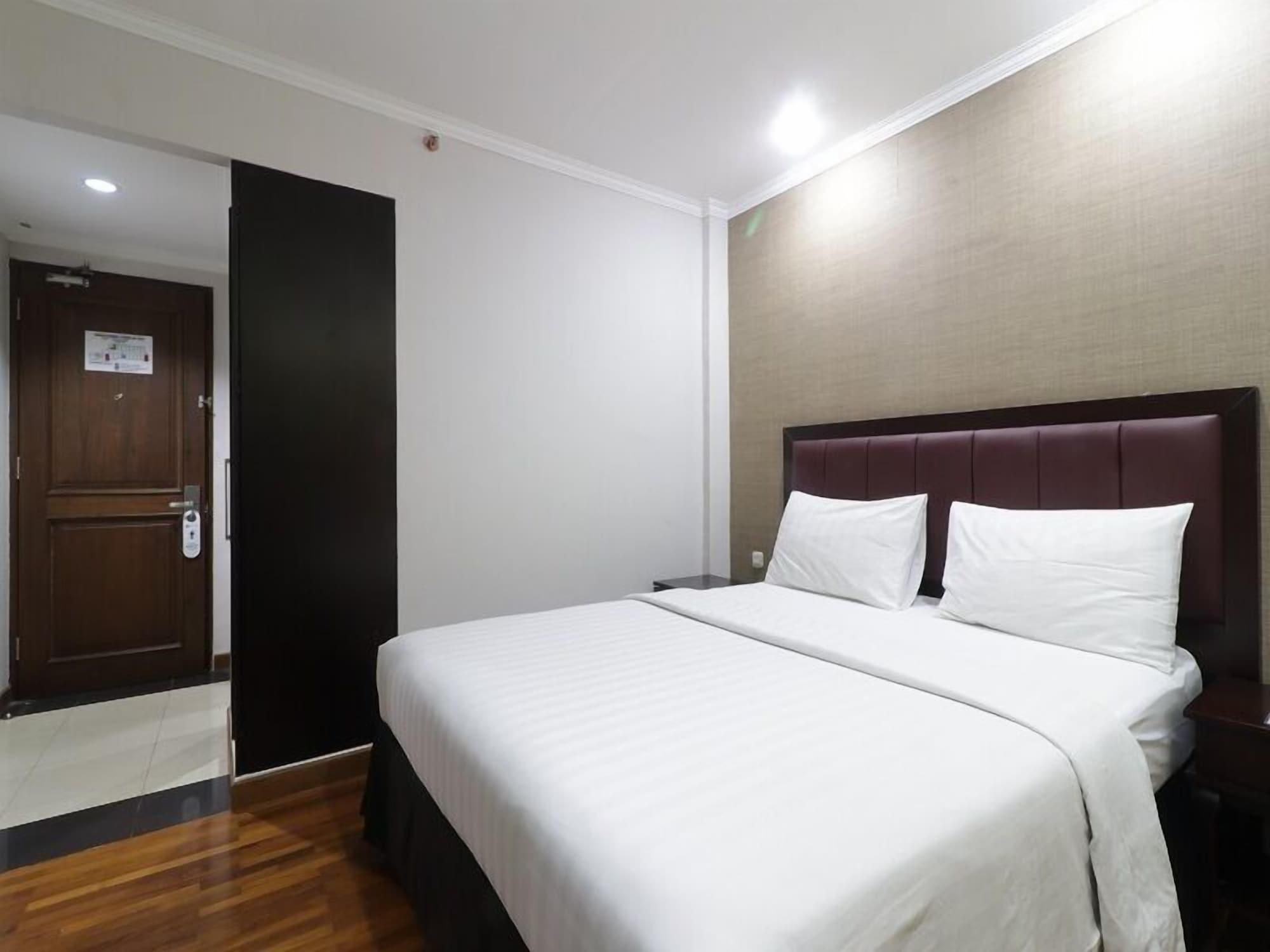 P Hotel Джакарта Экстерьер фото