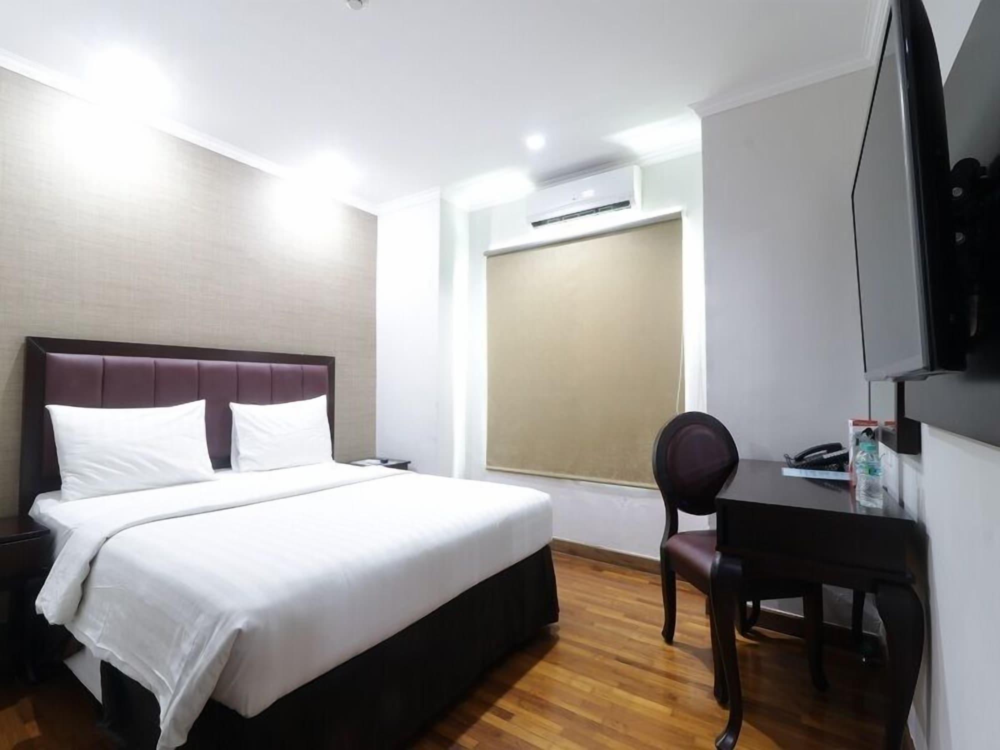P Hotel Джакарта Экстерьер фото