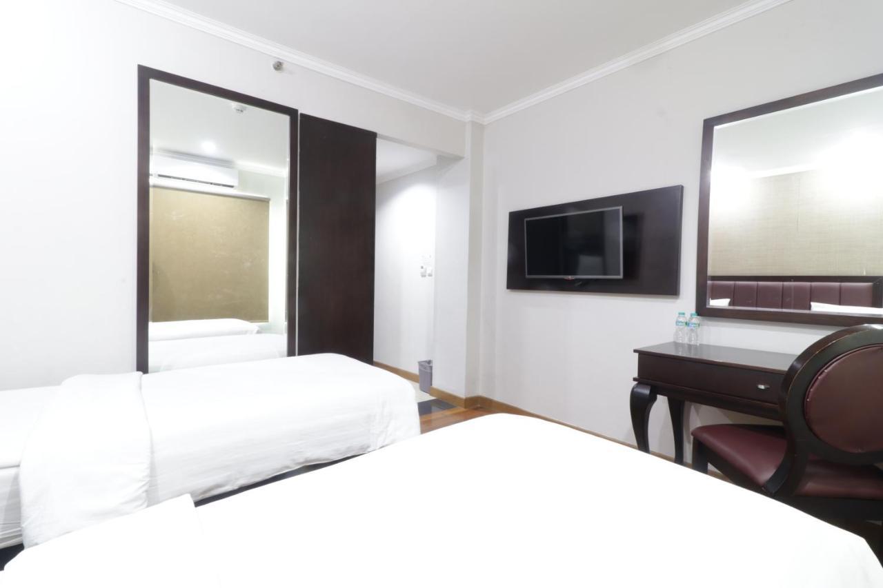 P Hotel Джакарта Экстерьер фото