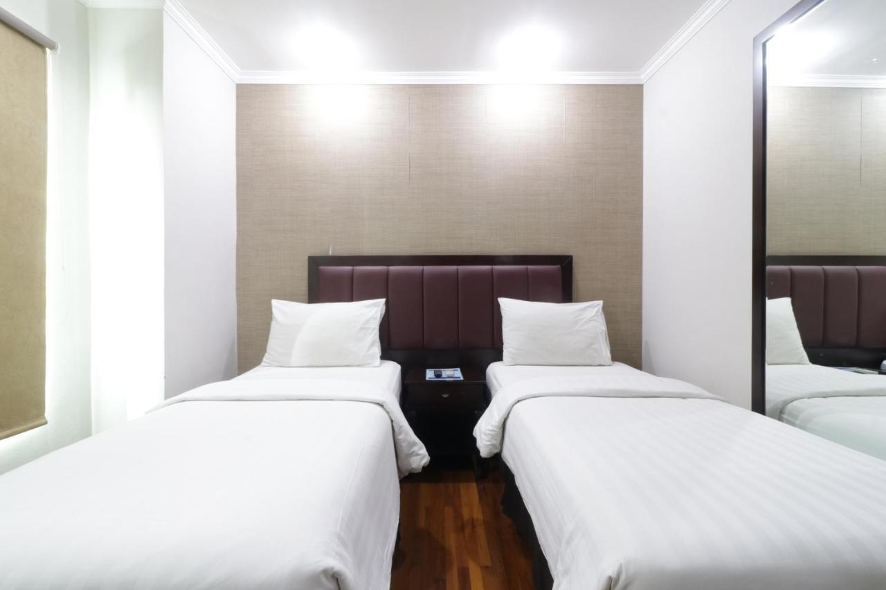 P Hotel Джакарта Экстерьер фото