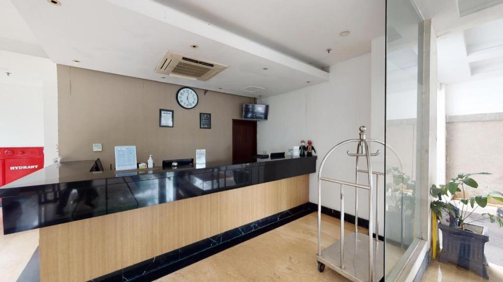 P Hotel Джакарта Экстерьер фото